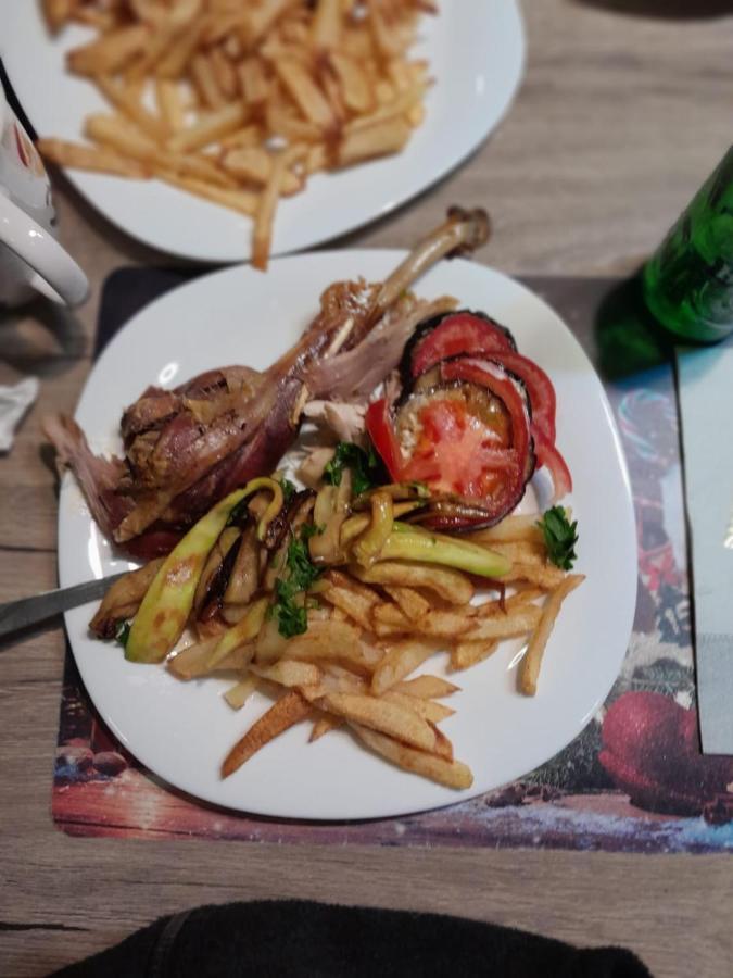 Albanian Garden 호텔 Gjilek 외부 사진