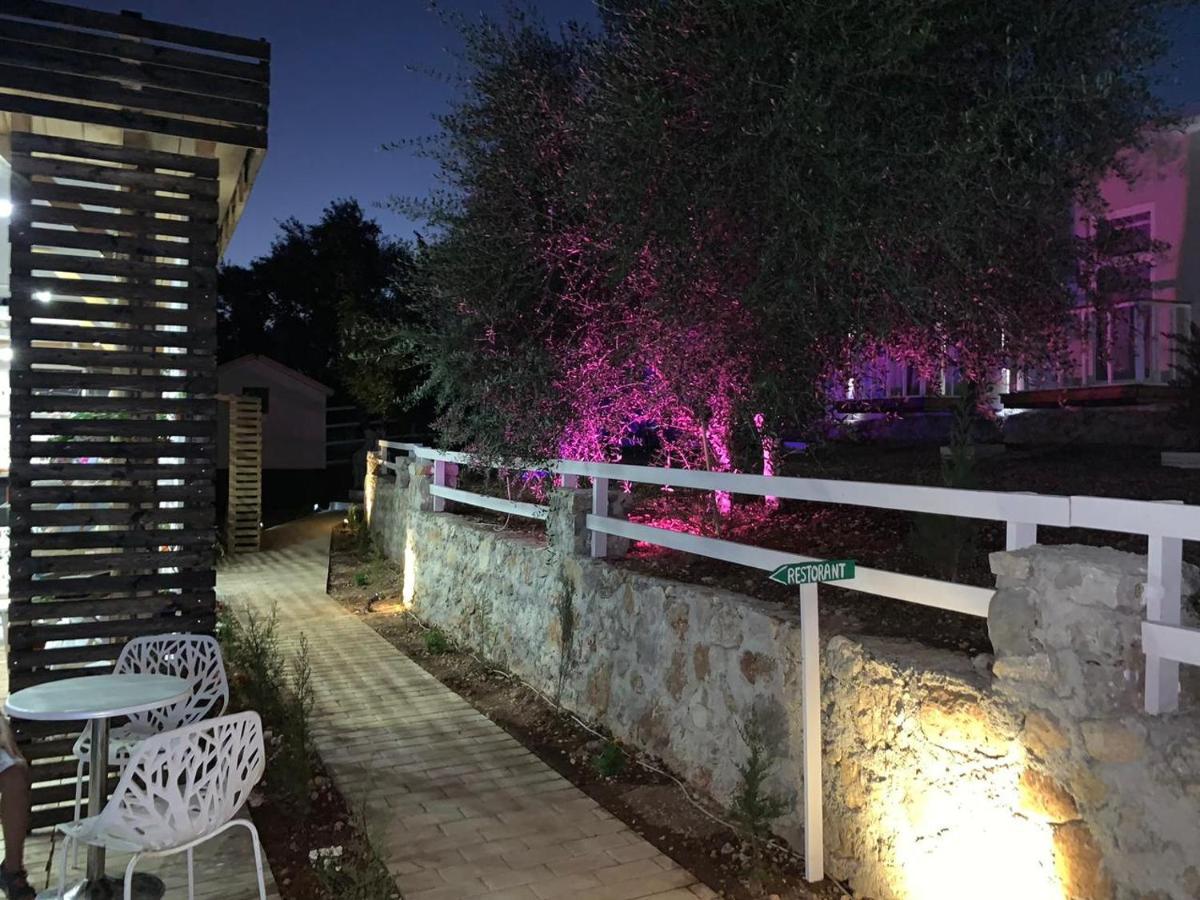Albanian Garden 호텔 Gjilek 외부 사진